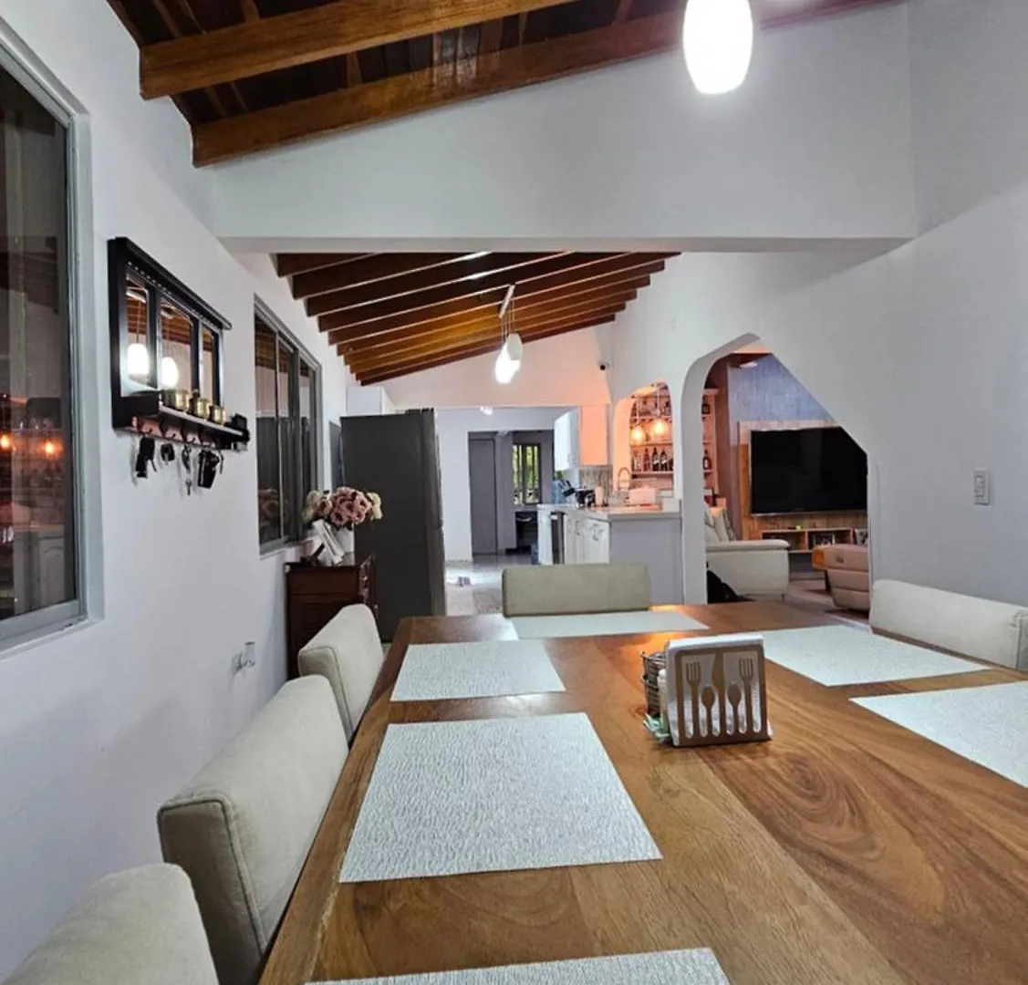 Casa Campestre, Guarne-Aeropuerto Jose Maria Cordova Villa